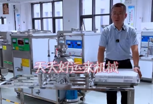 豆腐翻盤機(jī)－－省時(shí)又省力，完成了豆腐最后一道使命